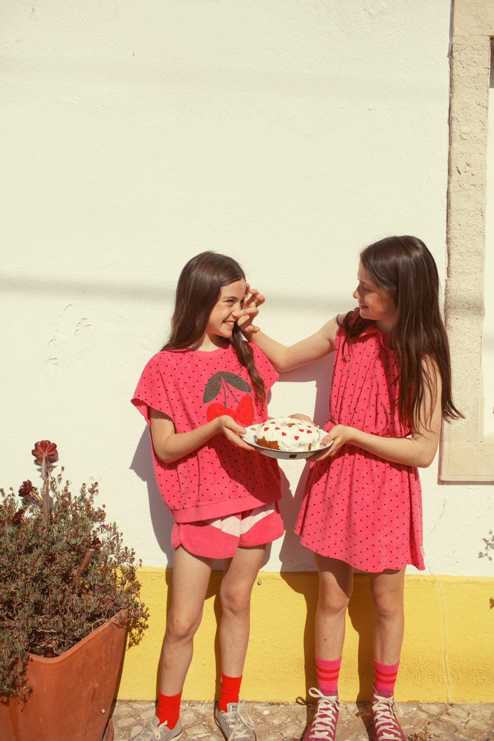 short dress w/ collar |pink w/ black hearts allover